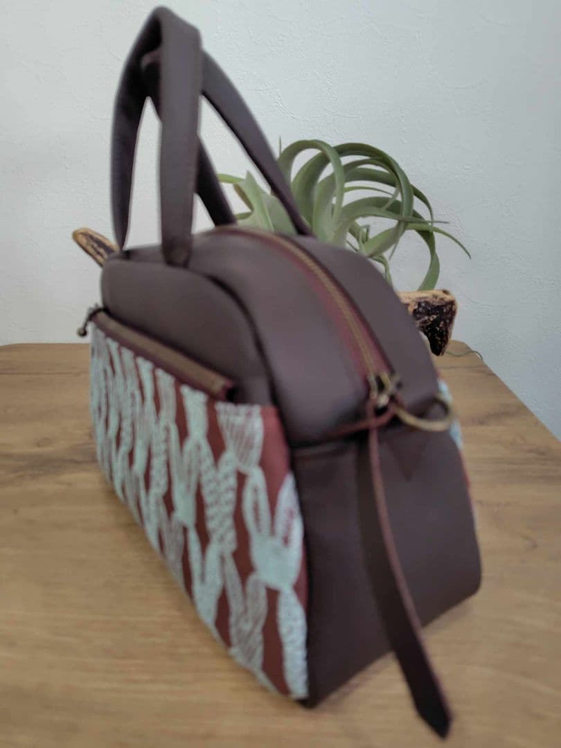 ミナペルホネン/tambourineタンバリンネイビー×LB/ラウンドボストン