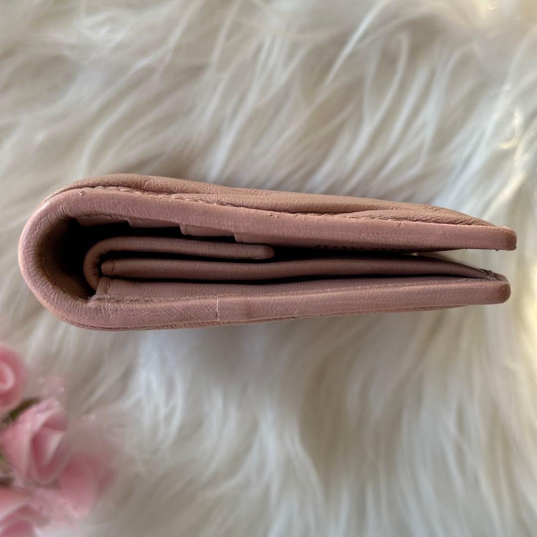 MIUMIU マテラッセ 二つ折り 財布 ピンク ベージュ レザー