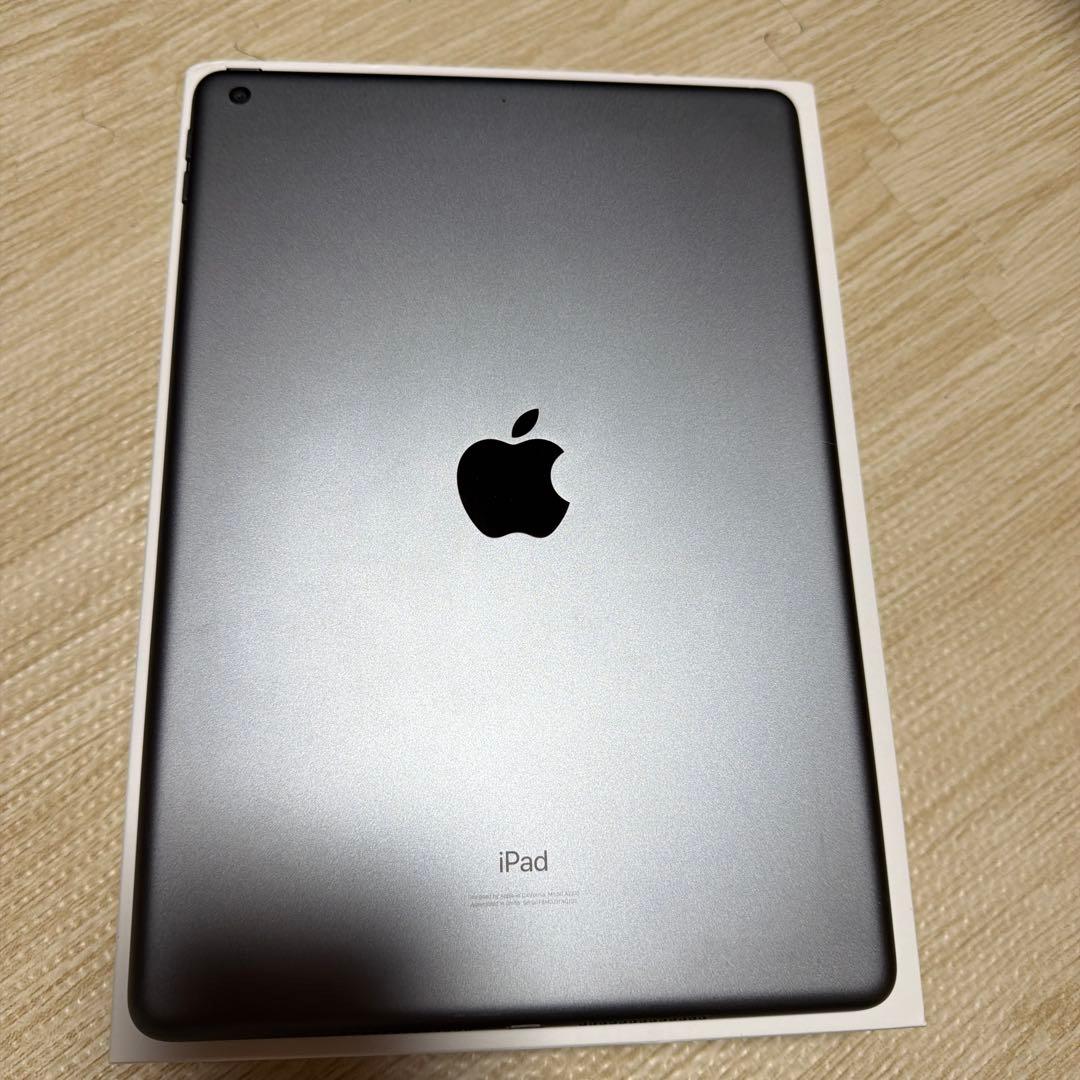 iPad第8世代　スペースグレイ　32GB