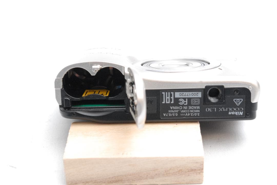 Nikon COOLPIX L30 (良品）