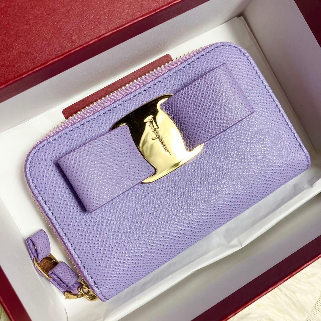 【未使用】 フェラガモ ケース ヴァラリボン ラウンドジップ