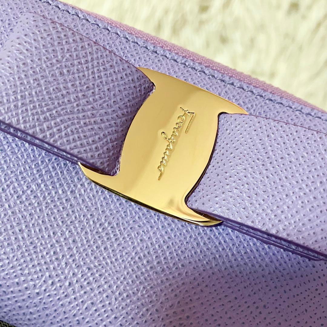 【未使用】 フェラガモ ケース ヴァラリボン ラウンドジップ