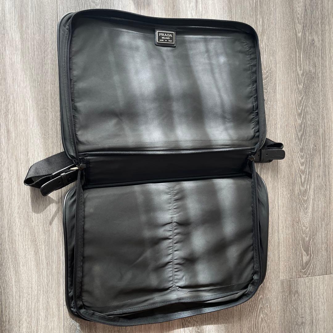 PRADA ブラックナイロンバッグ