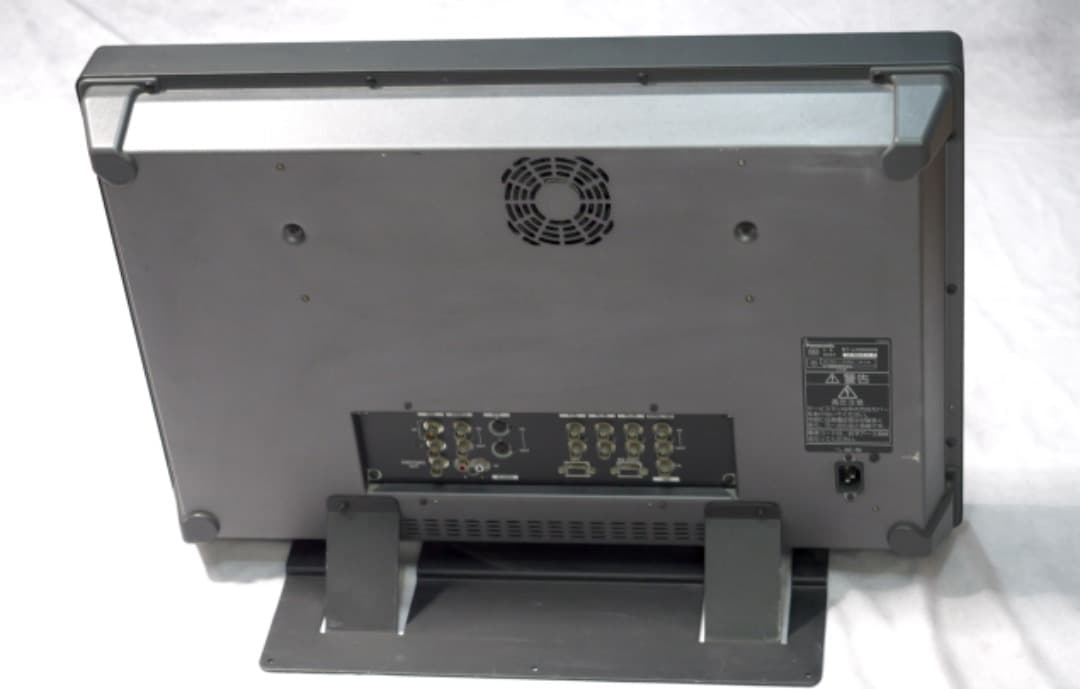 Panasonic 業務用モニター BT-LH2600W 中古品です。