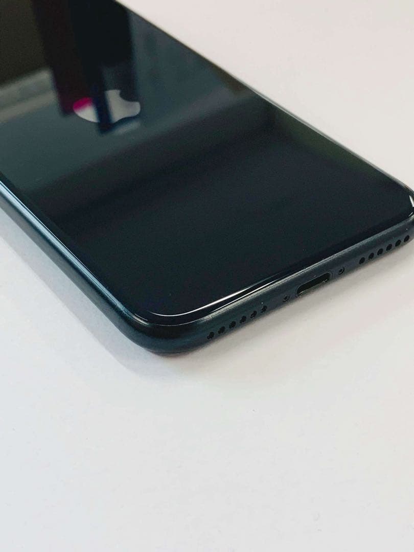 iPhone SE 第3世代 64GB SIMフリー美品