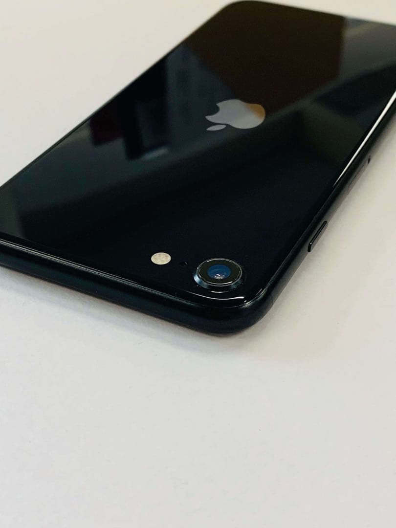 iPhone SE 第3世代 64GB SIMフリー美品