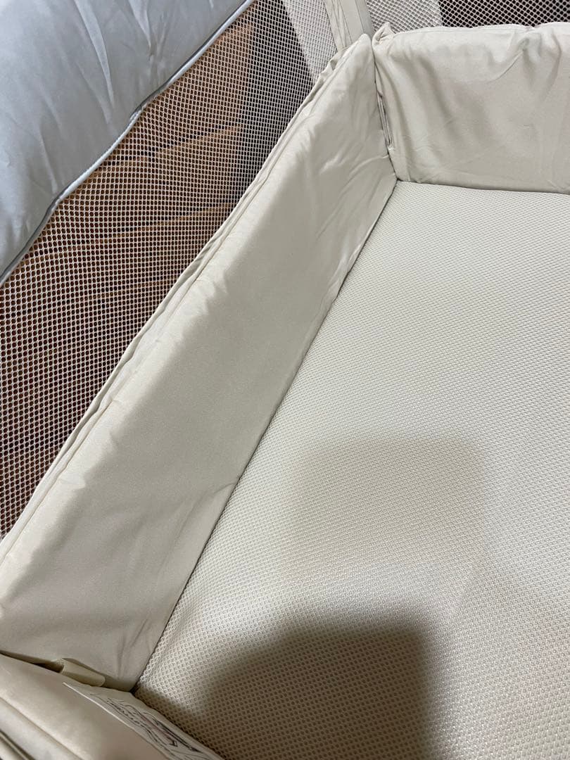 超美品　ココネルエアー　ホワイトグレー　ベビーベッド