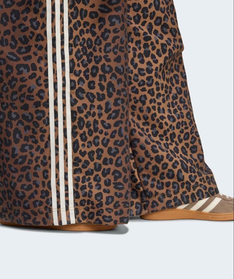 アディダス ヒョウ柄 ワイドパンツ