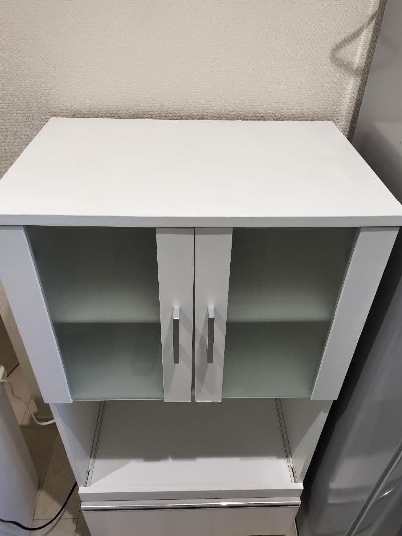 堕天使様用　ニトリ　ホワイト食器棚 ガラス扉付き 2段棚