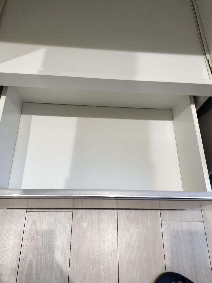 堕天使様用　ニトリ　ホワイト食器棚 ガラス扉付き 2段棚