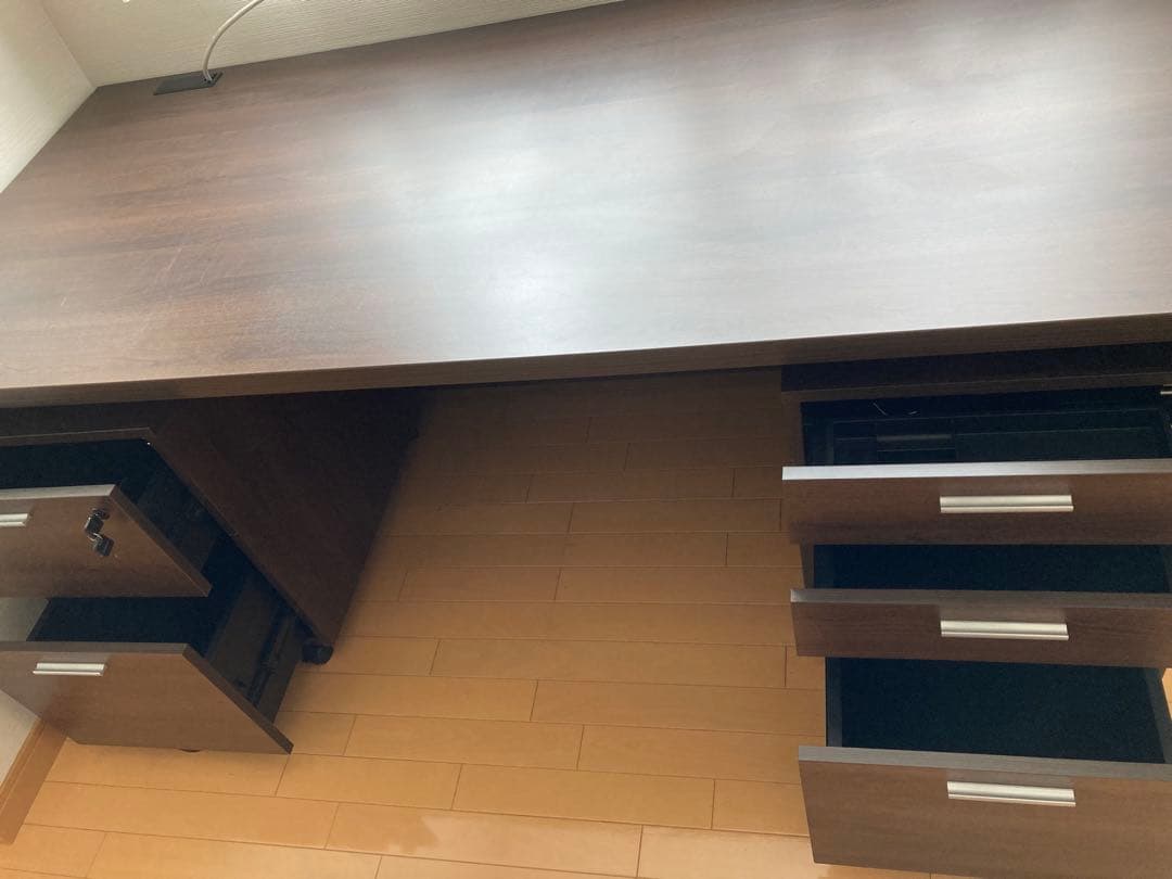 塚*本様 役員用平机、ダークブラウン色、独立キャスター引き出し付き(組立て要,バ