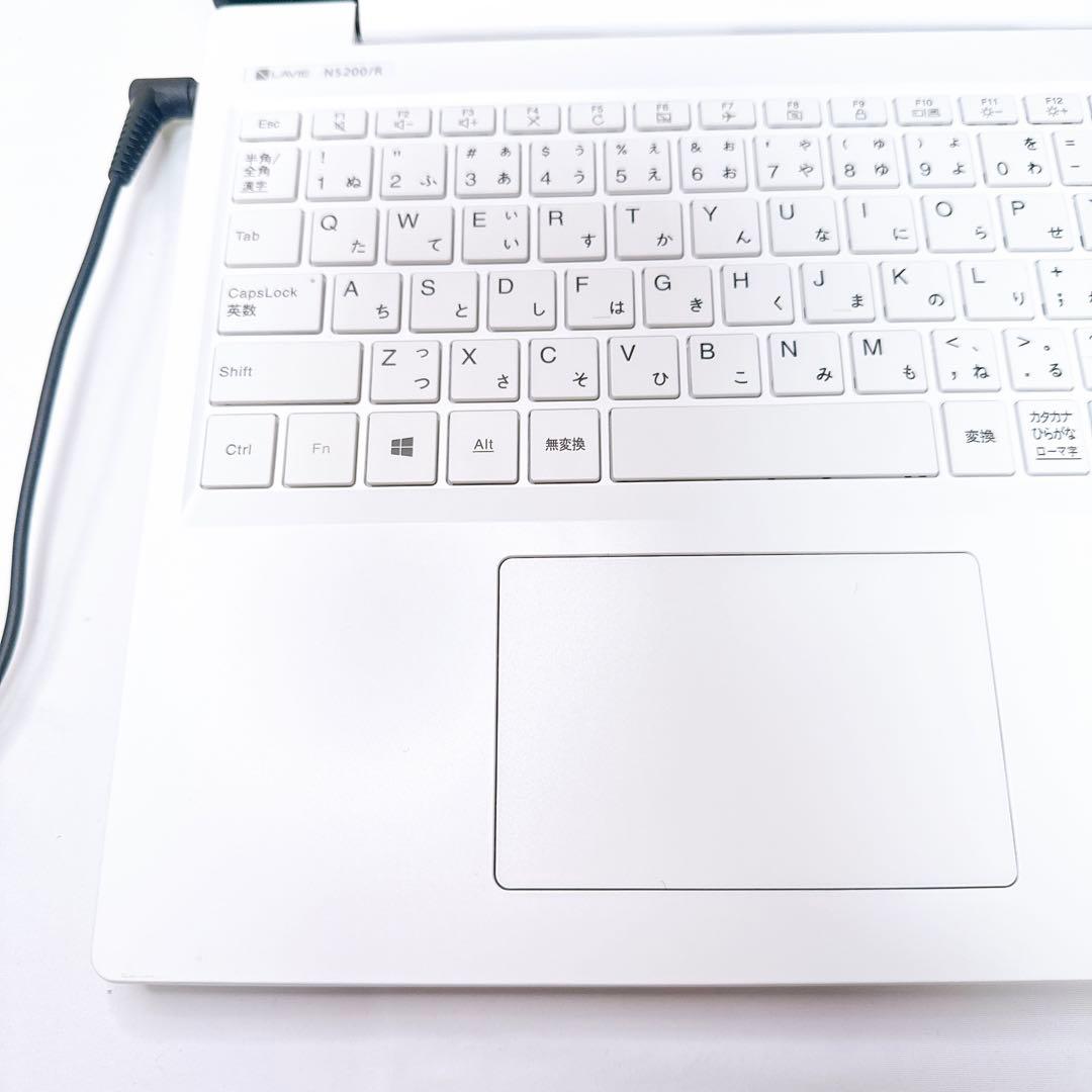 注目❤️薄型ホワイトノートパソコン❤️設定済み❤️すぐ使える❤️マウス付き❤️