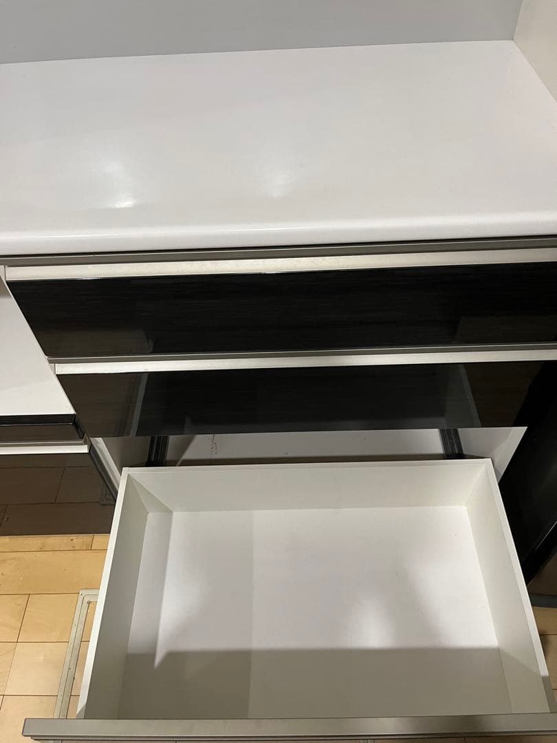 木製キッチンカウンター 食器棚　カップボード　ホワイト・ダークブラウン