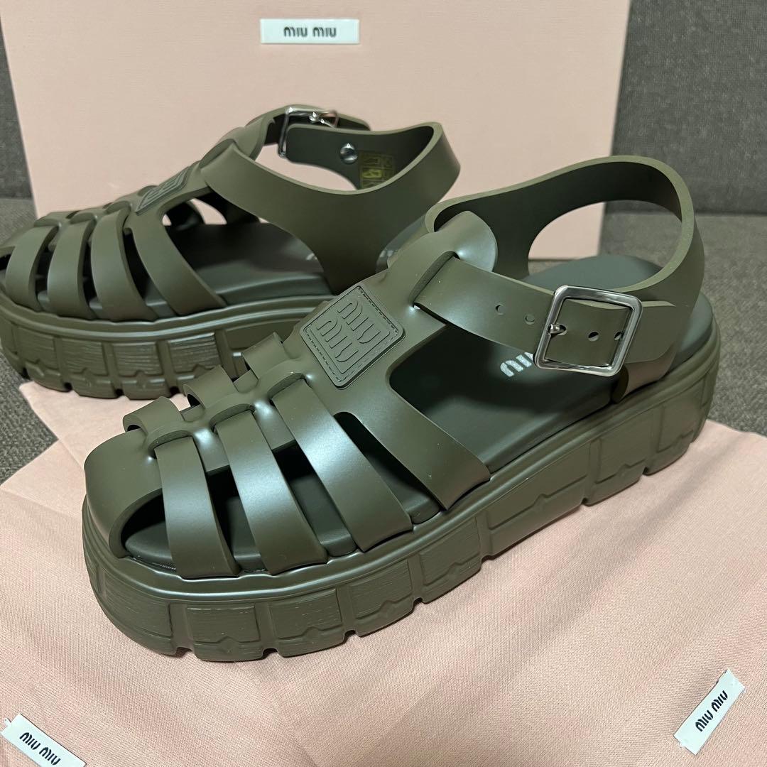 miu miu オリーブグリーン サンダル 新品未使用 箱布袋付き