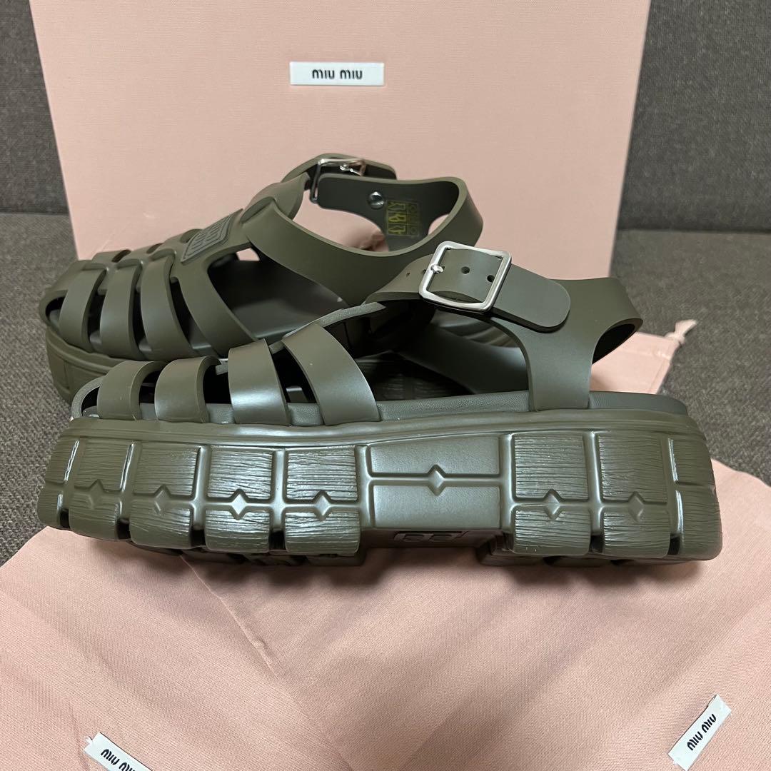 miu miu オリーブグリーン サンダル 新品未使用 箱布袋付き
