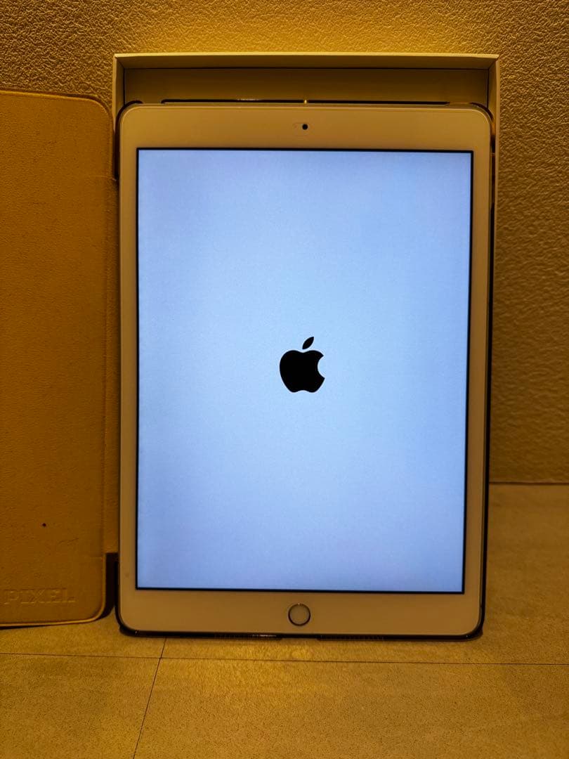 iPad (第8世代) シルバー 10.2インチ 本体