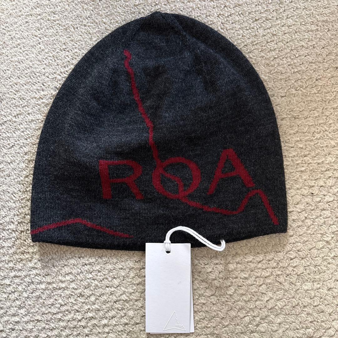 【新品未使用】ROA ビーニー　ニット帽　ダークグレー レッド