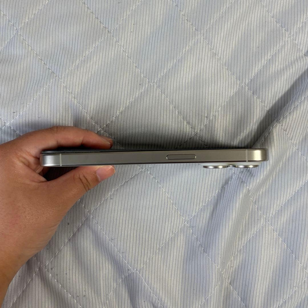 iPhone15pro 256GB ホワイトチタニウム