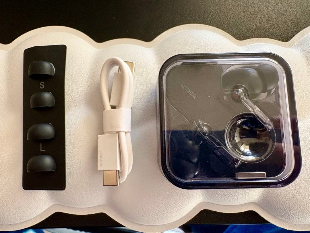 Nothing Ear (2024) ブラック | ワイヤレスイヤホン