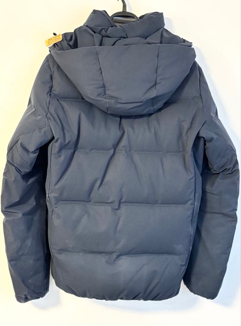 水沢ダウン DESCENTE　ダウンジャケット　ネイビー　Mサイズ