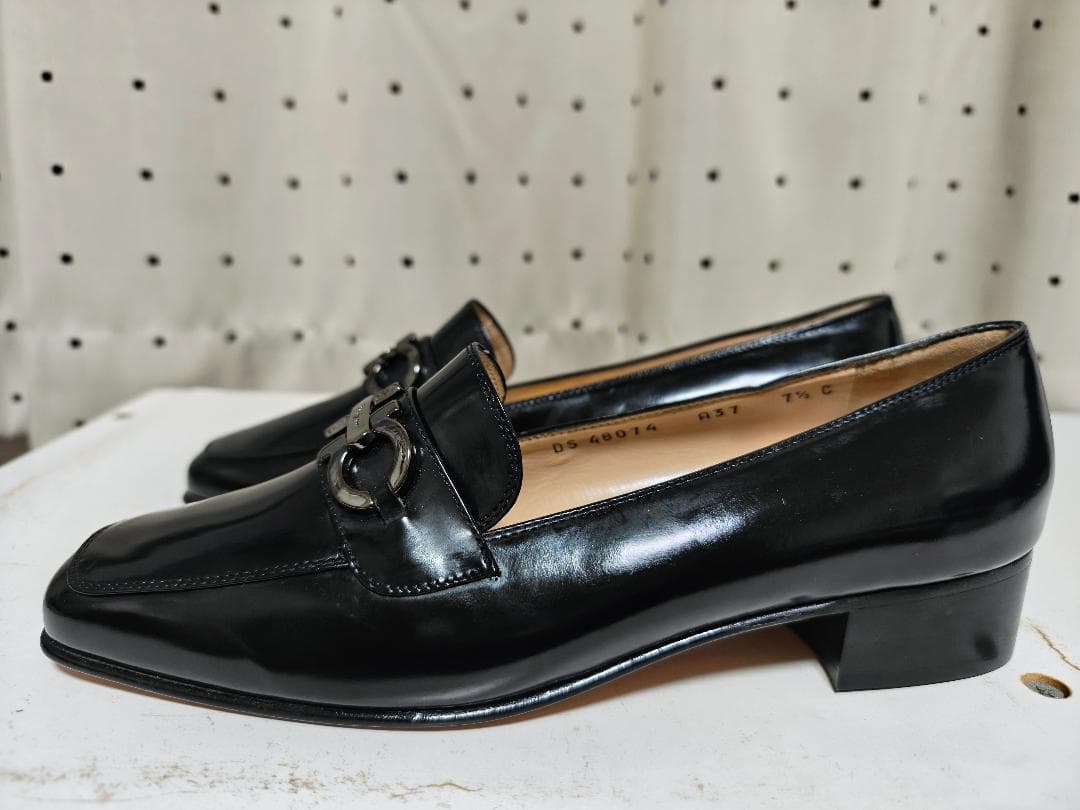 未使用品 フェラガモ ガンチーニ レザー ローファー シューズ 7.5 ブラック