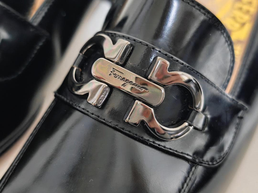 未使用品 フェラガモ ガンチーニ レザー ローファー シューズ 7.5 ブラック