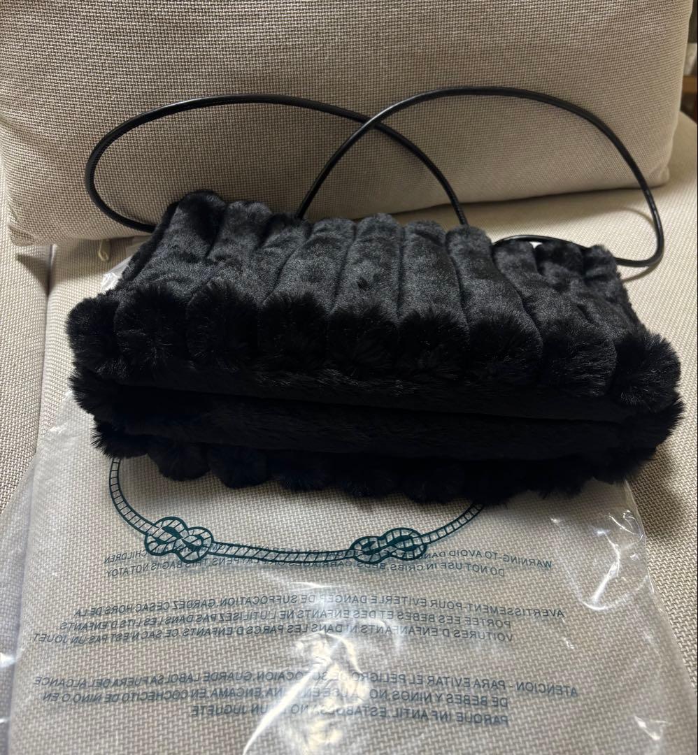 新品未使用PRADA ブラックファーバッグ　ノベルティ