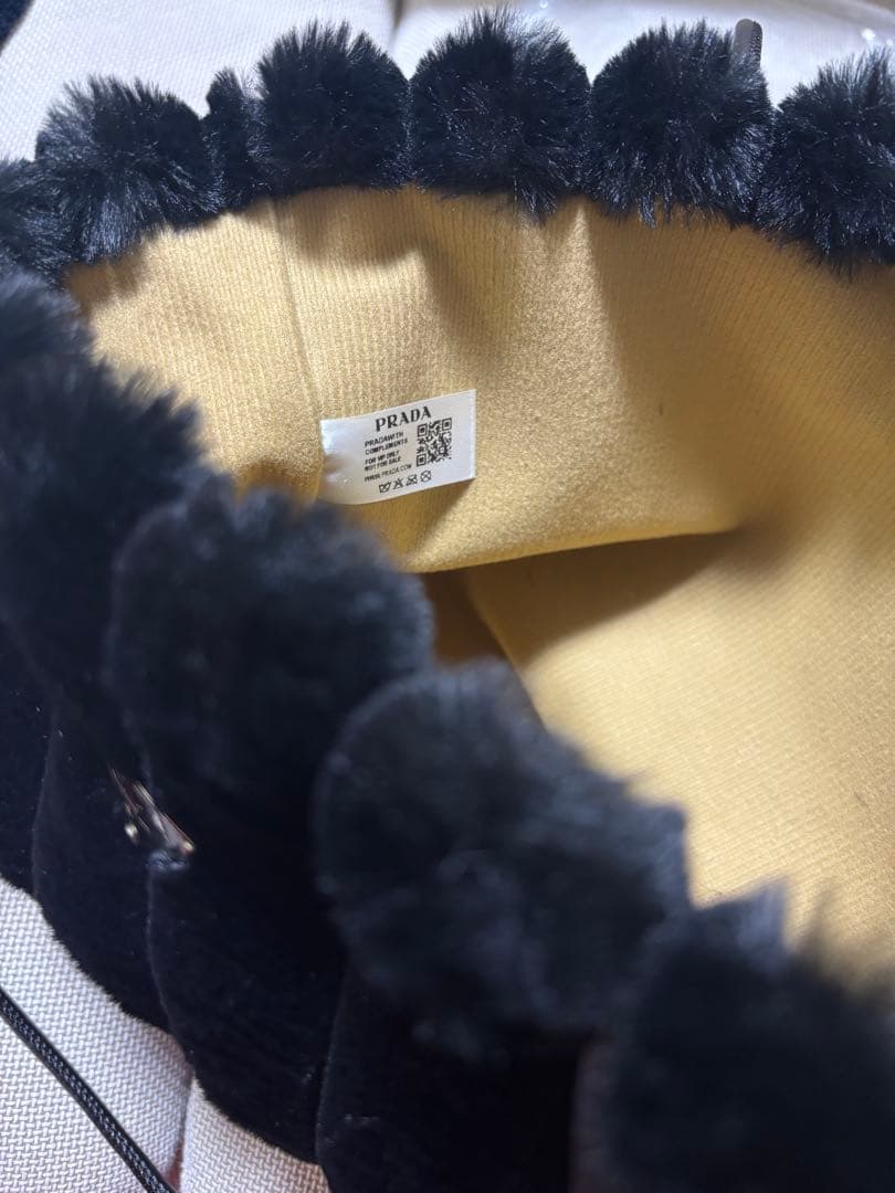 新品未使用PRADA ブラックファーバッグ　ノベルティ