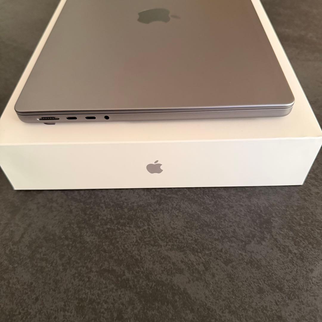 「新品同様」14インチMacBook Pro スペースグレイ