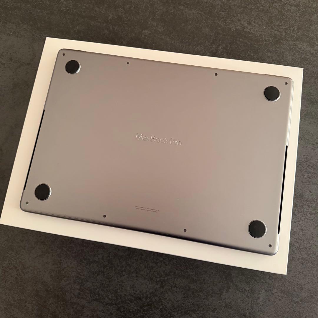 「新品同様」14インチMacBook Pro スペースグレイ