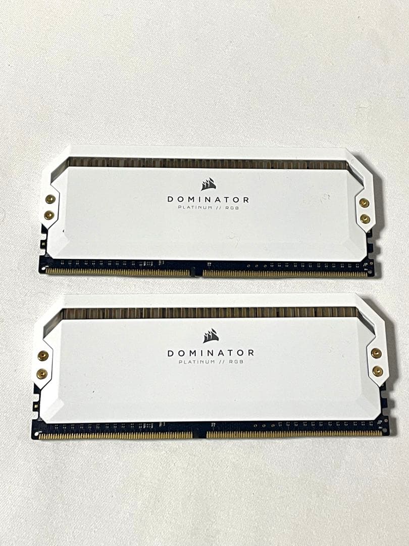 CORSAIR DOMINATOR 16GB DDR4 3200MHz メモリ