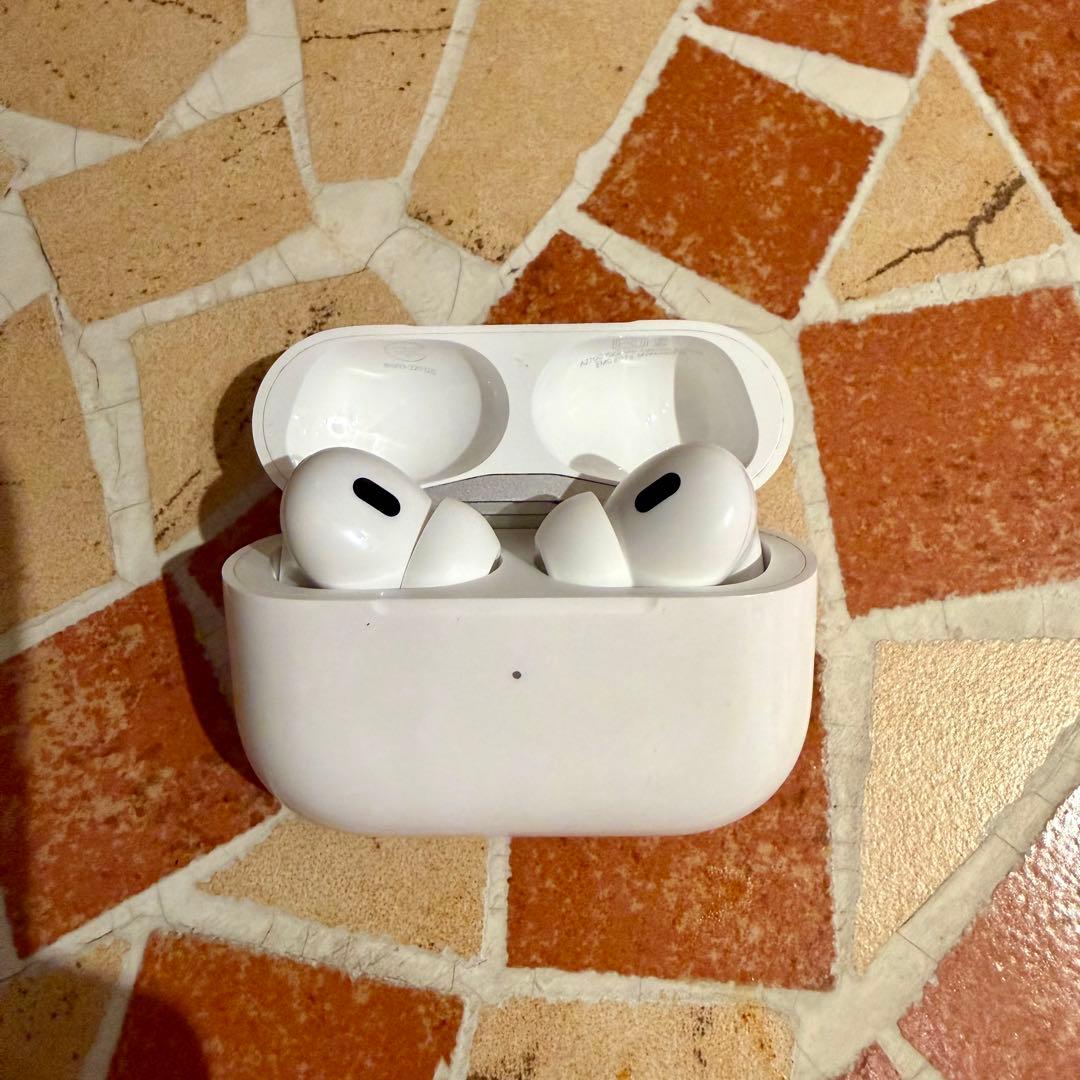 AirPods Pro 第2世代　Lightningコネクタ 箱付き