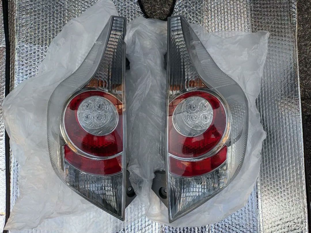 サ*ト様 アクアAQUA　NHP−10前期　テールランプ セットハーネスランプ付