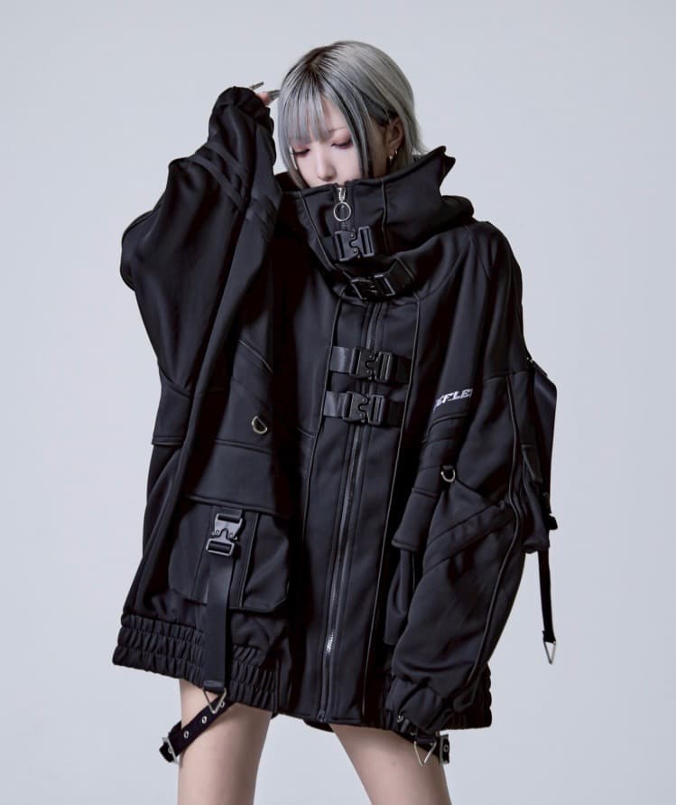 『REFLEM/レフレム』サイバー切替ハイネックジャージパーカー　Black