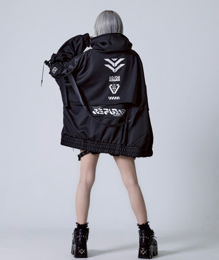 『REFLEM/レフレム』サイバー切替ハイネックジャージパーカー　Black