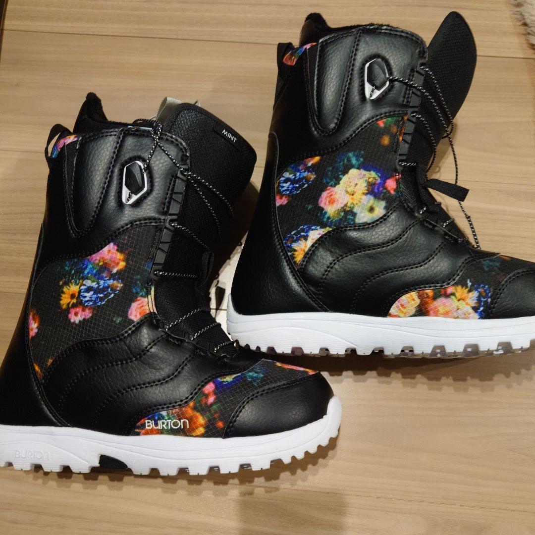 Burton 女性用 スノーボードブーツ 黒/花柄