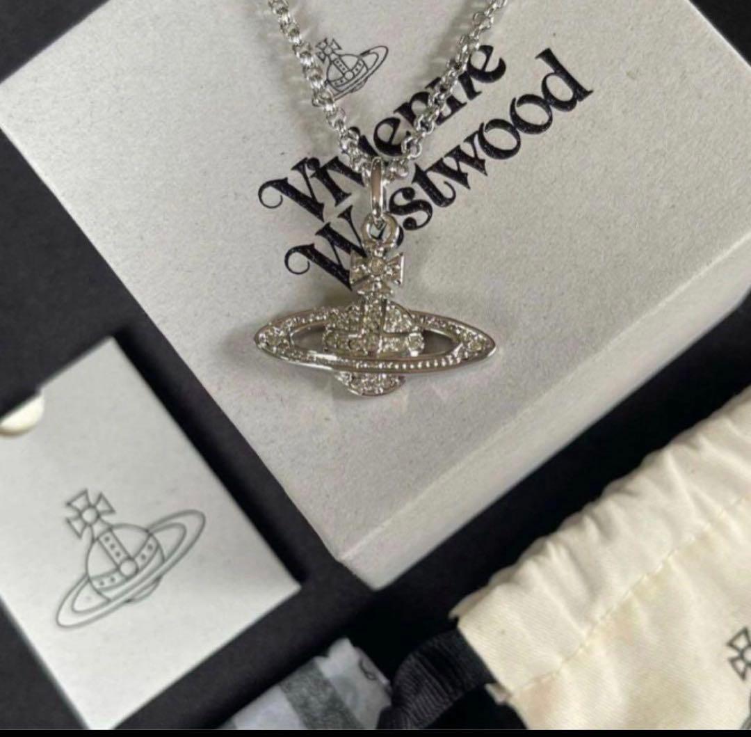 Vivienne Westwoodヴィヴィアンネックレス バスレリーフペンダント