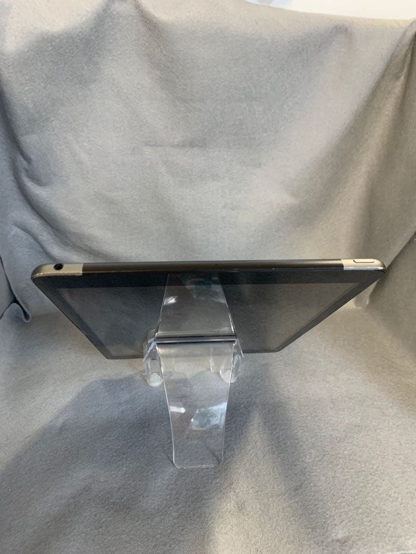 中古品 SIMフリー iPad 第9世代 64GB Wi-Fi+Cellular