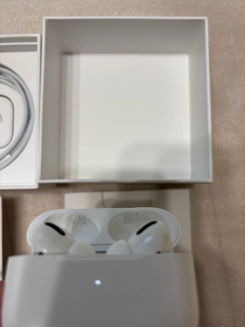 AirPods Pro ワイヤレスイヤホン 本体　完品　エアーポッズプロ