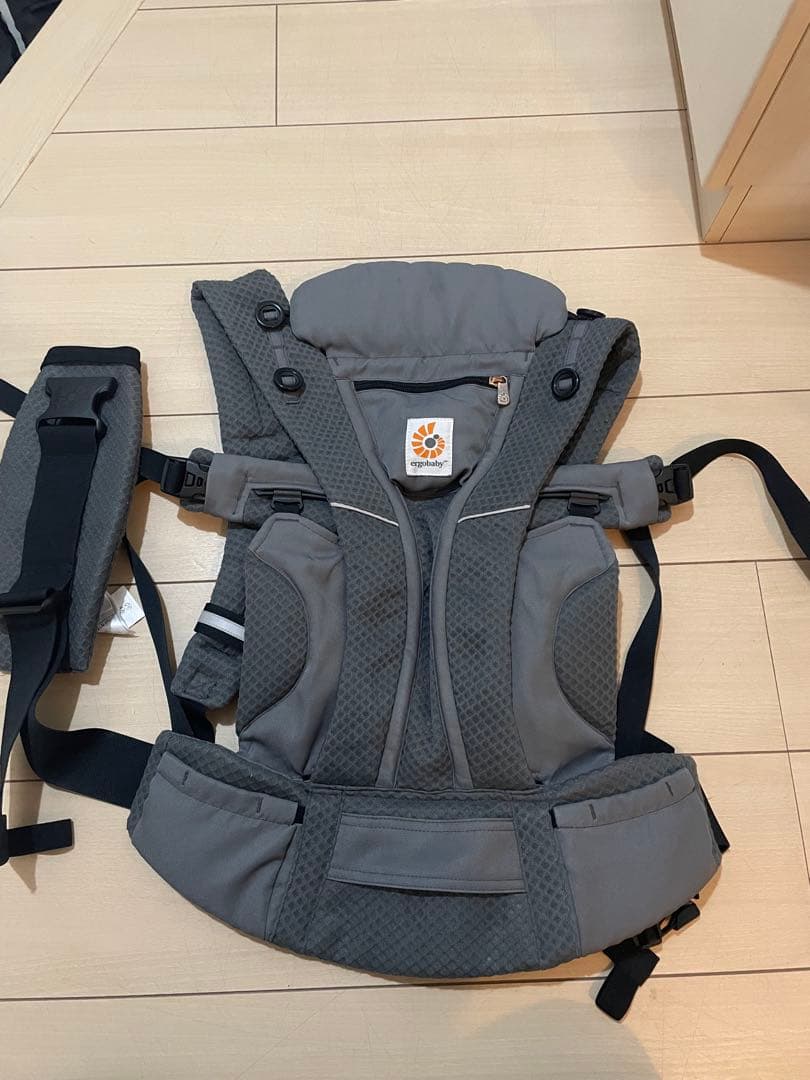 エルゴベビー　オムニブリーズ　グラファイトグレー