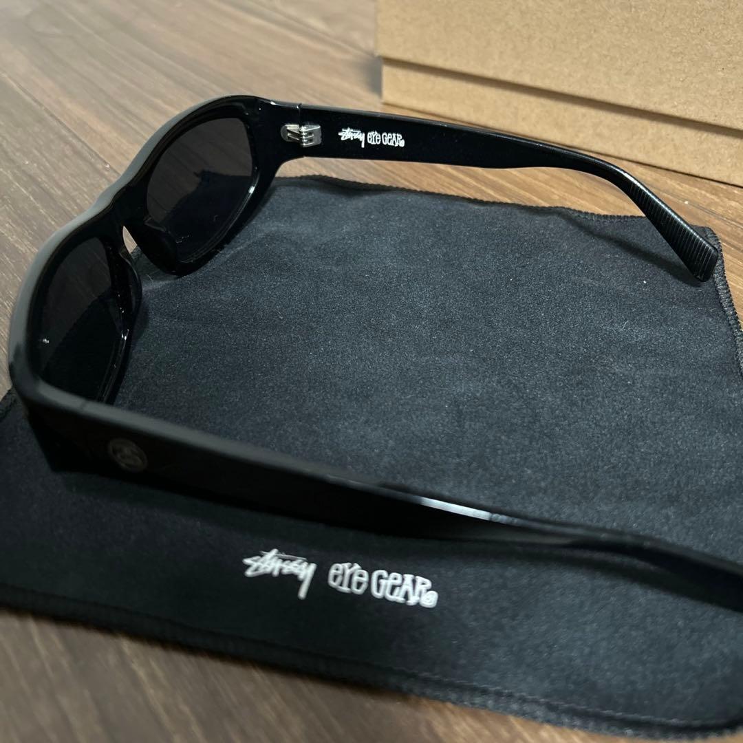 stussyサングラス