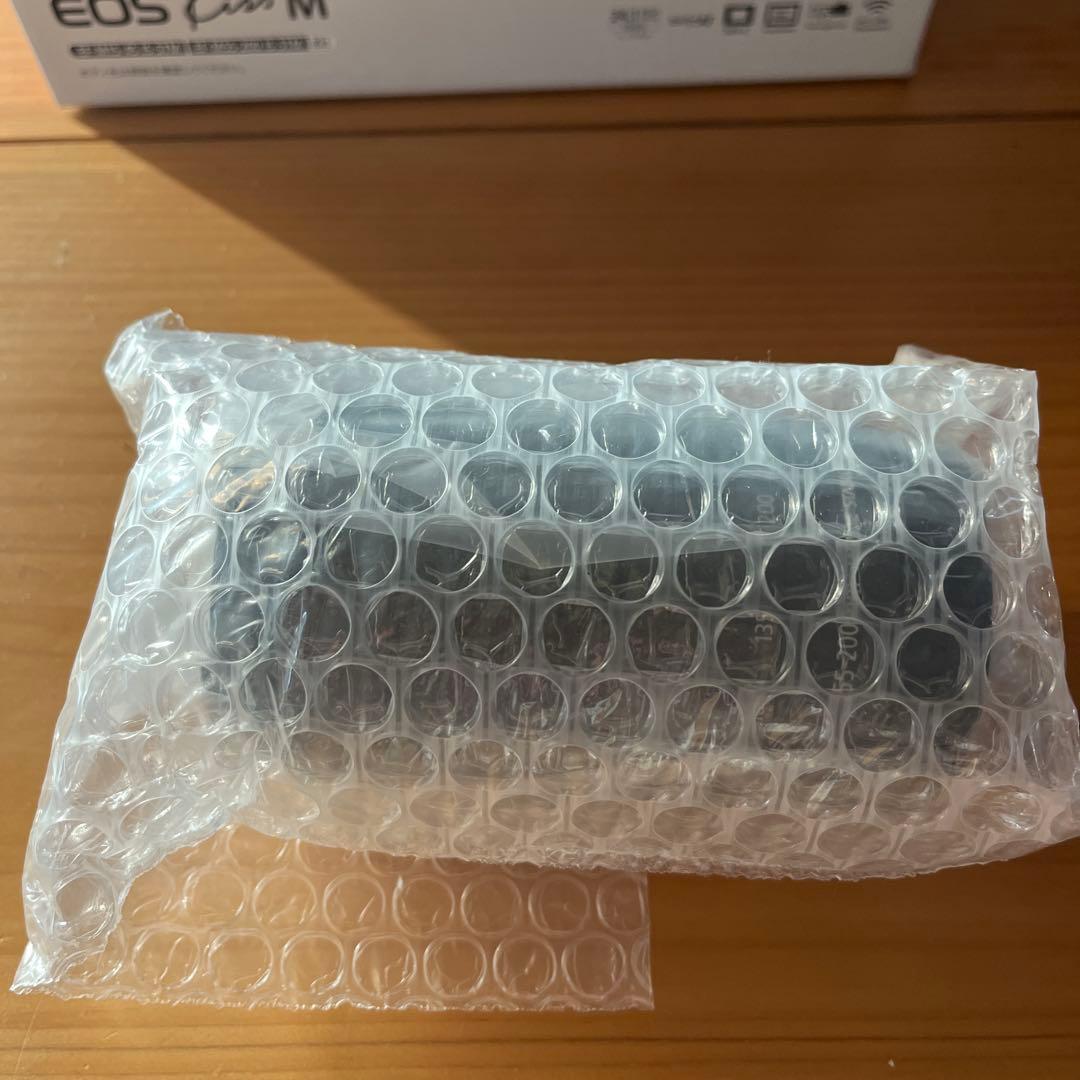 Canon EOS Kiss M ミラーレス一眼 レンズのみ