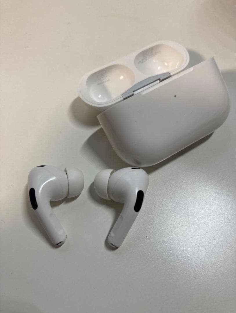 AirPods Pro第二世代 （A3047）本体 充電ケースつき