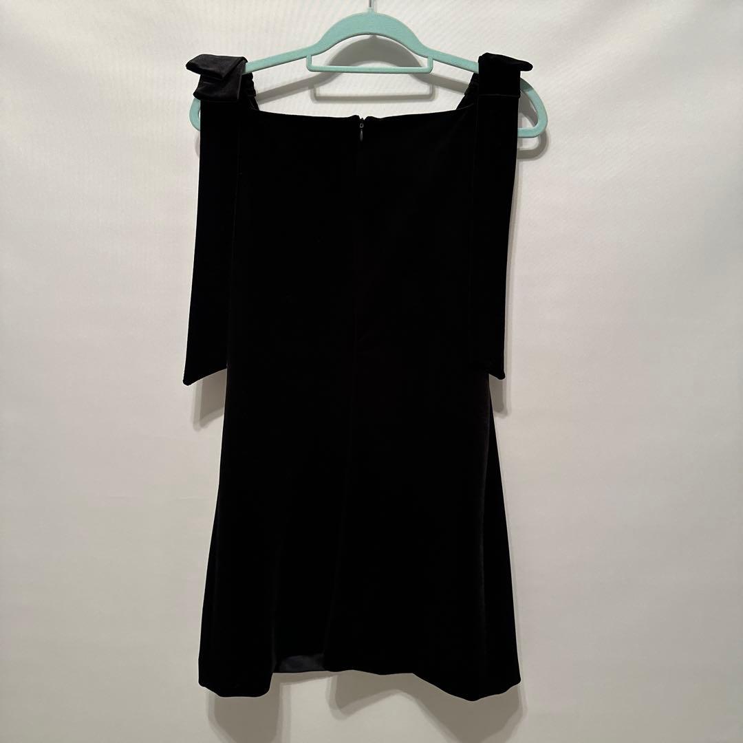 ZARA ブラックベルベットミニワンピース