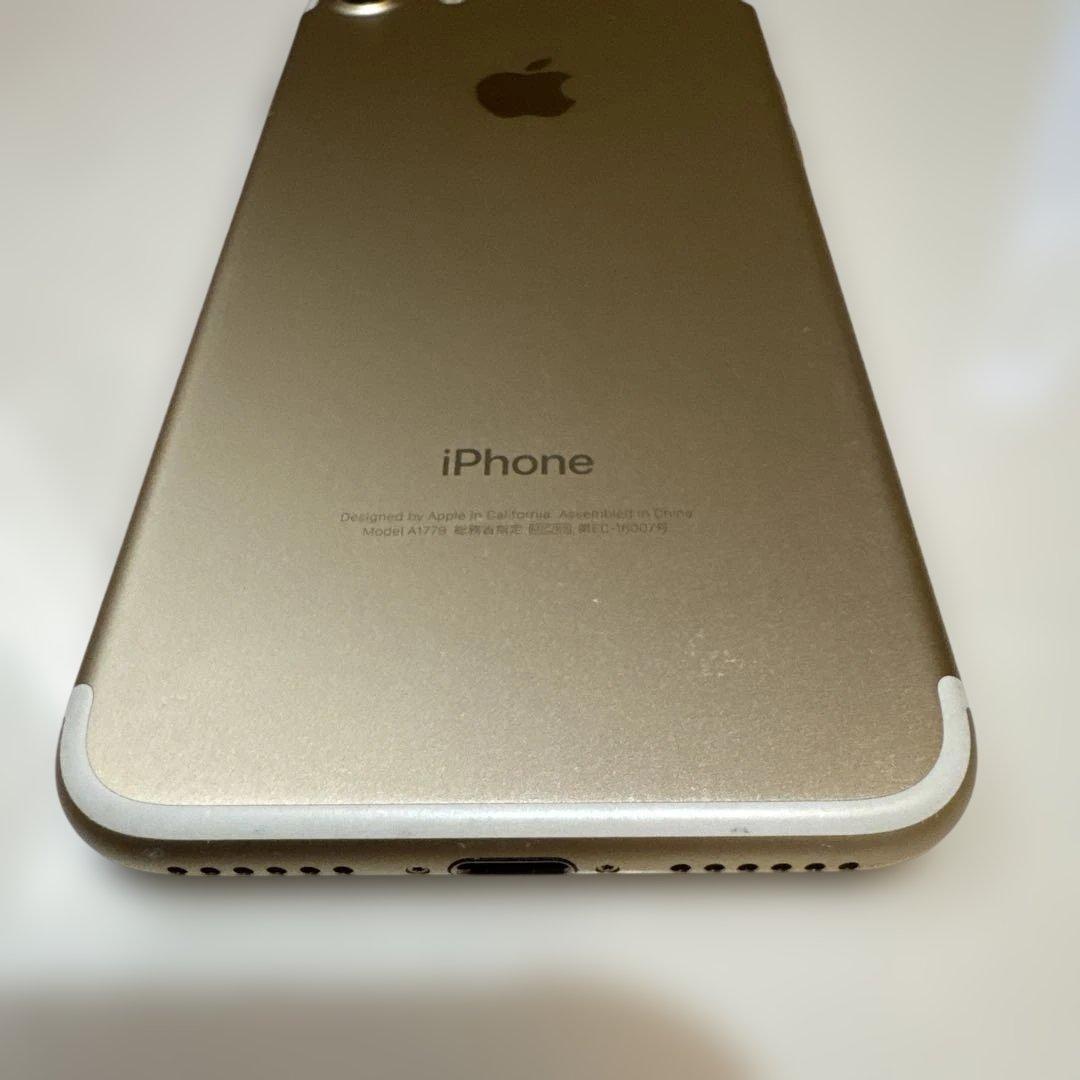 Apple iPhone 7 32GB SIMフリー ゴールド　used