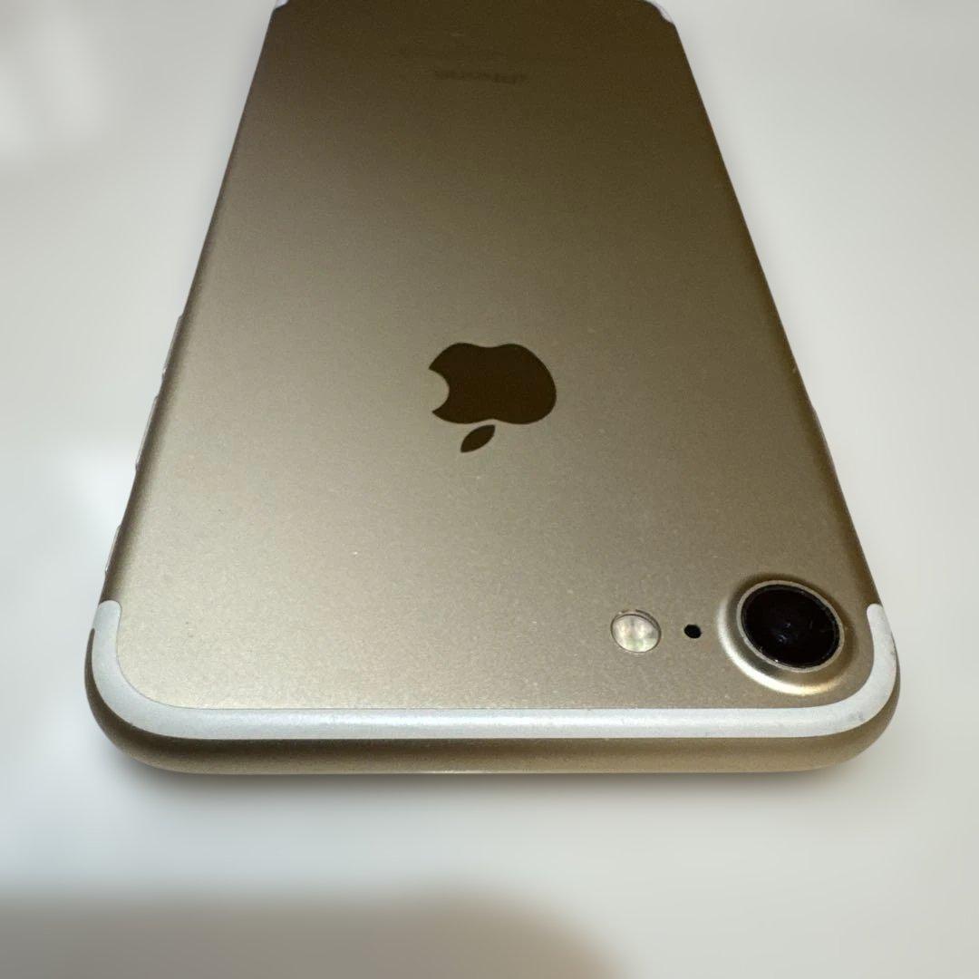 Apple iPhone 7 32GB SIMフリー ゴールド　used