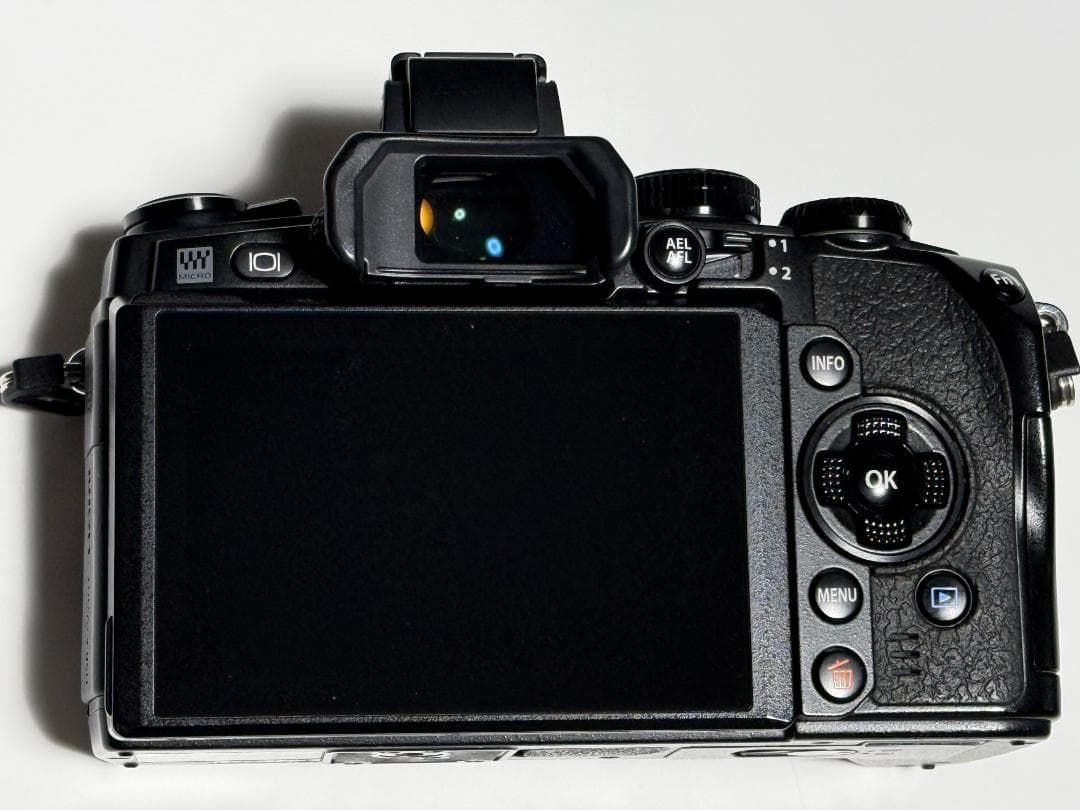 Olympus OM-D E-M1 レンズ12-40mm f2.8 pro 美品