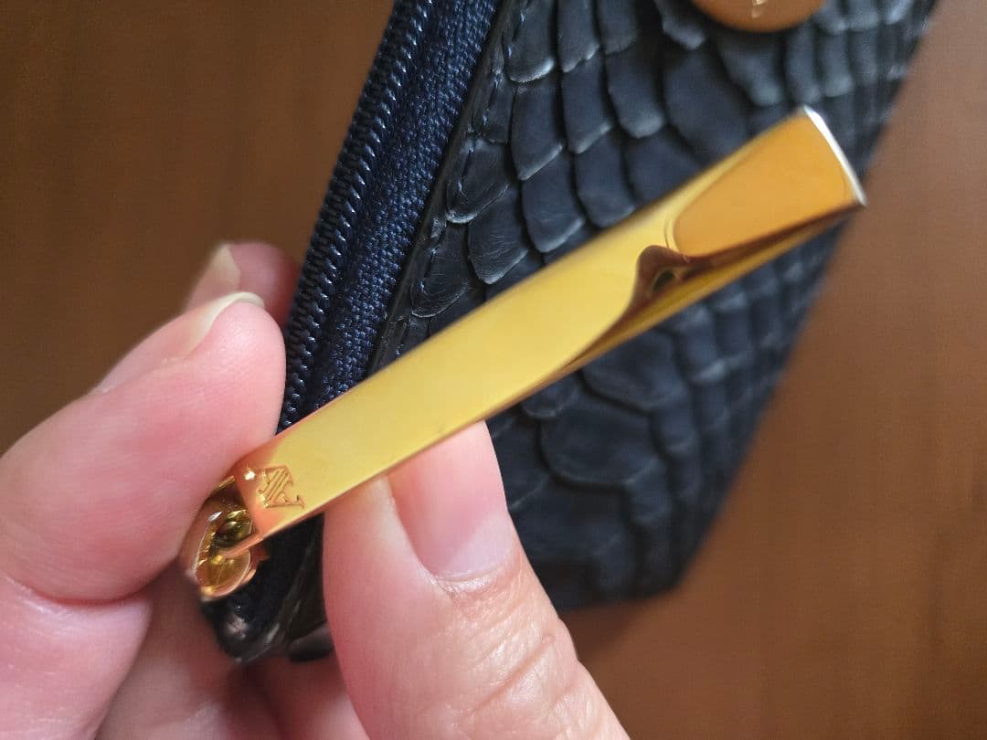 本日限定！！ATAO　リモ　 パイソン　ネイビー 長財布