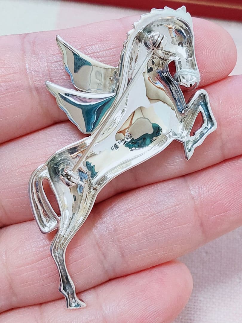 未使用品 碌山 翼ある馬 ペガサス エメラルド シルバー ブローチ