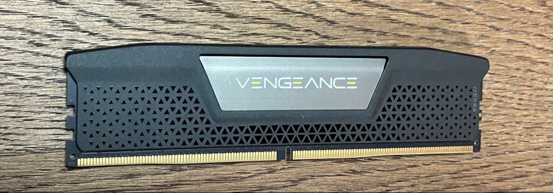 Vengeance 32GB DDR5 5200MT/s メモリー